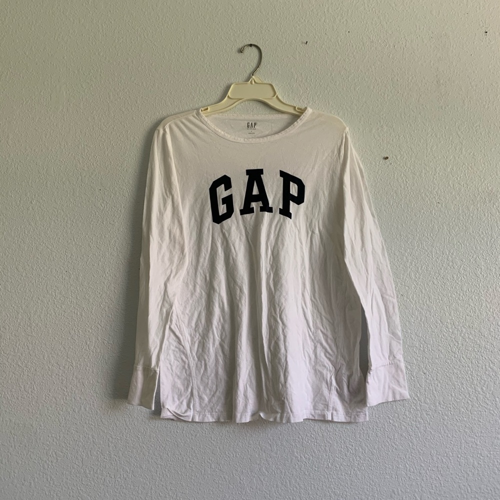 Gap long sleeve t-shirt